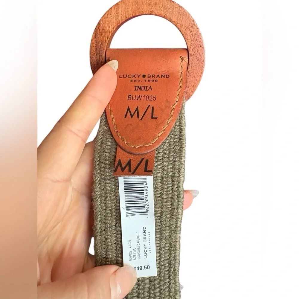 Lucky Brand women’s elastic belt wood buckle green size M / L NWT boho safari
